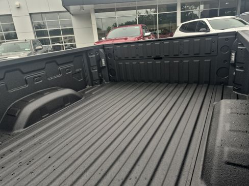 Used 2026 GMC Sierra 2500 SLE w/ SLE Value Package; AWD/4WD image 12