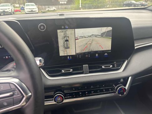 Used 2025 Chevrolet Equinox LT w/ Convenience Package II image 17