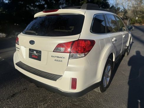 Used 2014 Subaru Outback 2.5i Limited w/ Moonroof Package image 5