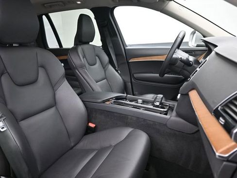 Used 2023 Volvo XC90 B6 Plus AWD/4WD image 35