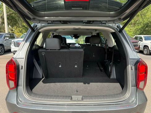 Used 2025 Hyundai Palisade SEL FWD image 9