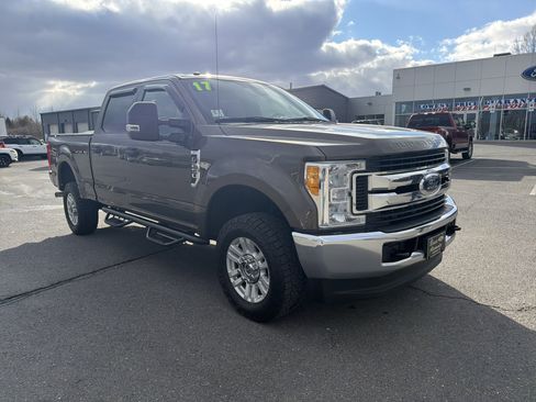 Used 2017 Ford F250 XLT image 1