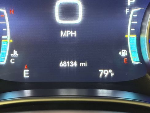 Used 2017 Chrysler Pacifica Touring-L Plus w/ Tire & Wheel Group FWD image 11