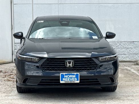 Used 2025 Honda Accord Sport image 2