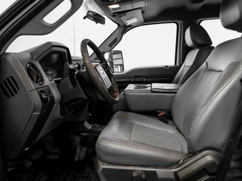 Used 2016 Ford F550 4x4 Crew Cab Super Duty image 4