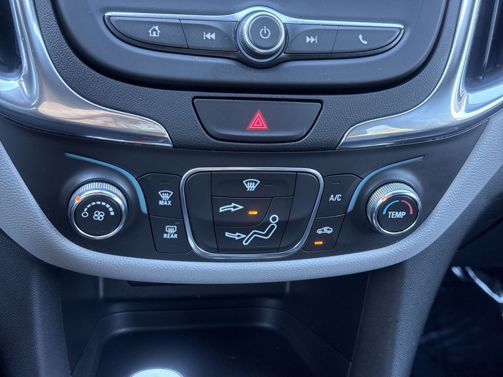 Used 2020 Chevrolet Equinox LS w/ LS Convenience Package AWD/4WD image 22