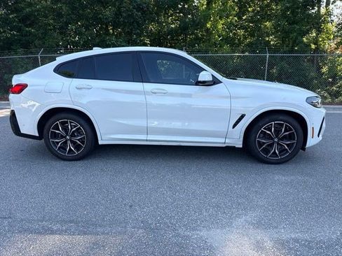Used 2024 BMW X4 xDrive30i w/ Premium Package AWD/4WD image 4