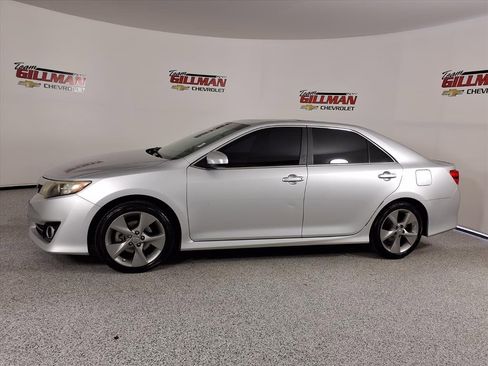 Used 2012 Toyota Camry SE image 3