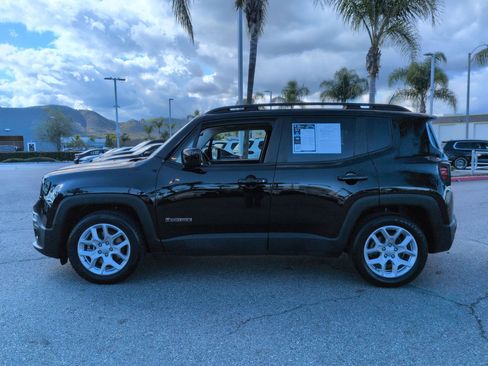 Used 2016 Jeep Renegade Latitude w/ Popular Equipment Group image 7
