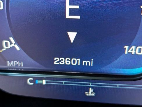 Used 2024 Chevrolet Tahoe Z71 w/ Luxury Package image 33