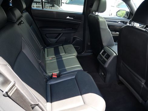Used 2020 Volkswagen Atlas Cross Sport SE AWD/4WD image 24