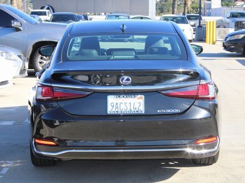 Certified 2022 Lexus ES 300h w/ Premium Package image 20