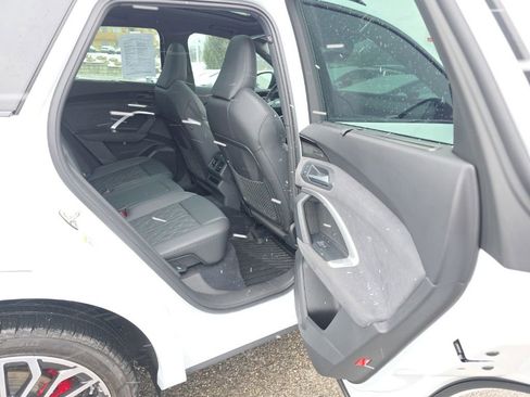 Used 2025 Audi SQ5 Premium Plus image 8