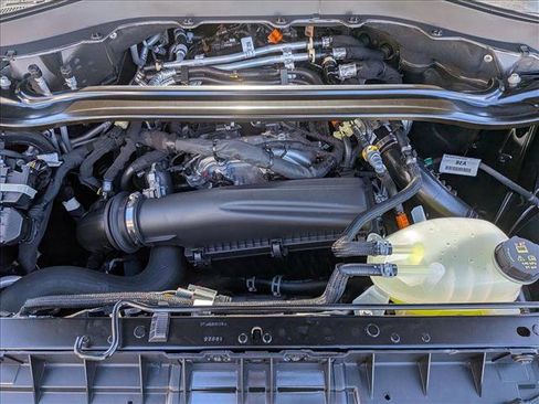 Used 2025 Ford Explorer ST-Line image 25