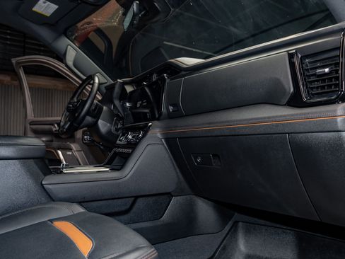 Used 2025 GMC Sierra 2500 AT4 w/ AT4 Premium Plus Package image 18