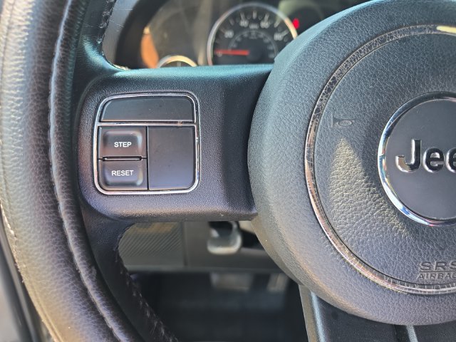 Used 2017 Jeep Wrangler Unlimited Sahara AWD/4WD image 18