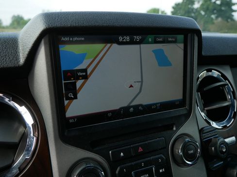 Used 2016 Ford F350 Lariat image 32