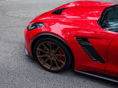 Used 2016 Chevrolet Corvette Z06 w/ 3LZ Preferred Equipment Group image 77