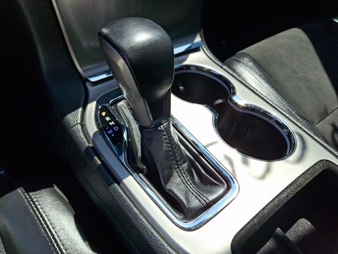Used 2021 Jeep Grand Cherokee Laredo X AWD/4WD image 16