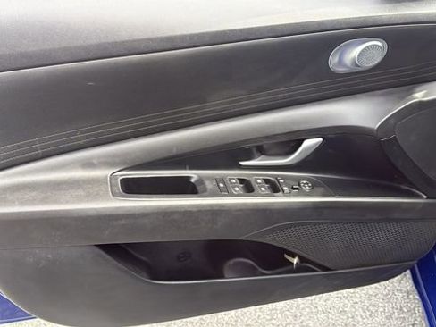 Used 2023 Hyundai Elantra SEL image 13