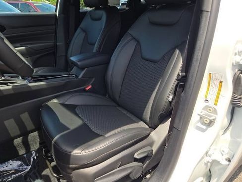 New 2026 Jeep Compass Latitude AWD/4WD image 29