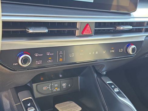 New 2026 Kia Sorento S w/ S Panoramic Sunroof Package image 27