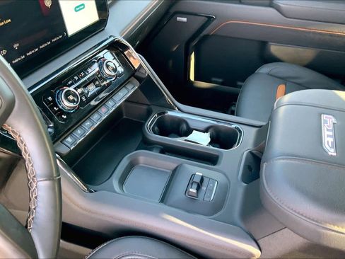 Used 2025 GMC Sierra 2500 AT4 w/ AT4 Premium Plus Package image 16