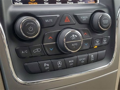 Used 2018 Jeep Grand Cherokee Overland image 29