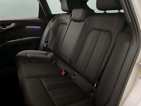Used 2024 Audi Q4 e-tron Prestige image 75
