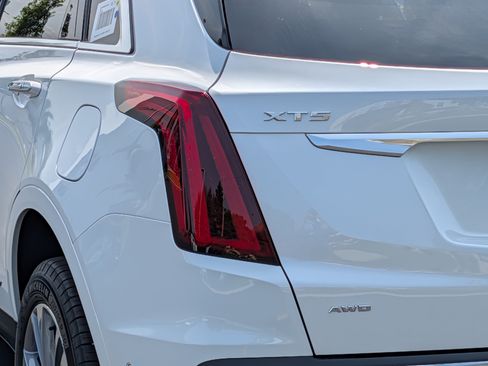 Used 2026 Cadillac XT5 Premium Luxury w/ Driver Assist Package AWD/4WD image 8