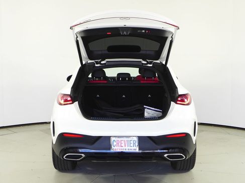 Used 2024 Mercedes-Benz GLC 300 4MATIC image 10