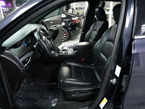Used 2023 Cadillac XT4 Premium Luxury image 13