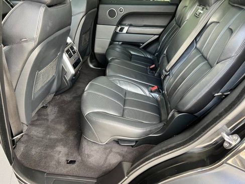 Used 2017 Land Rover Range Rover Sport SE image 32