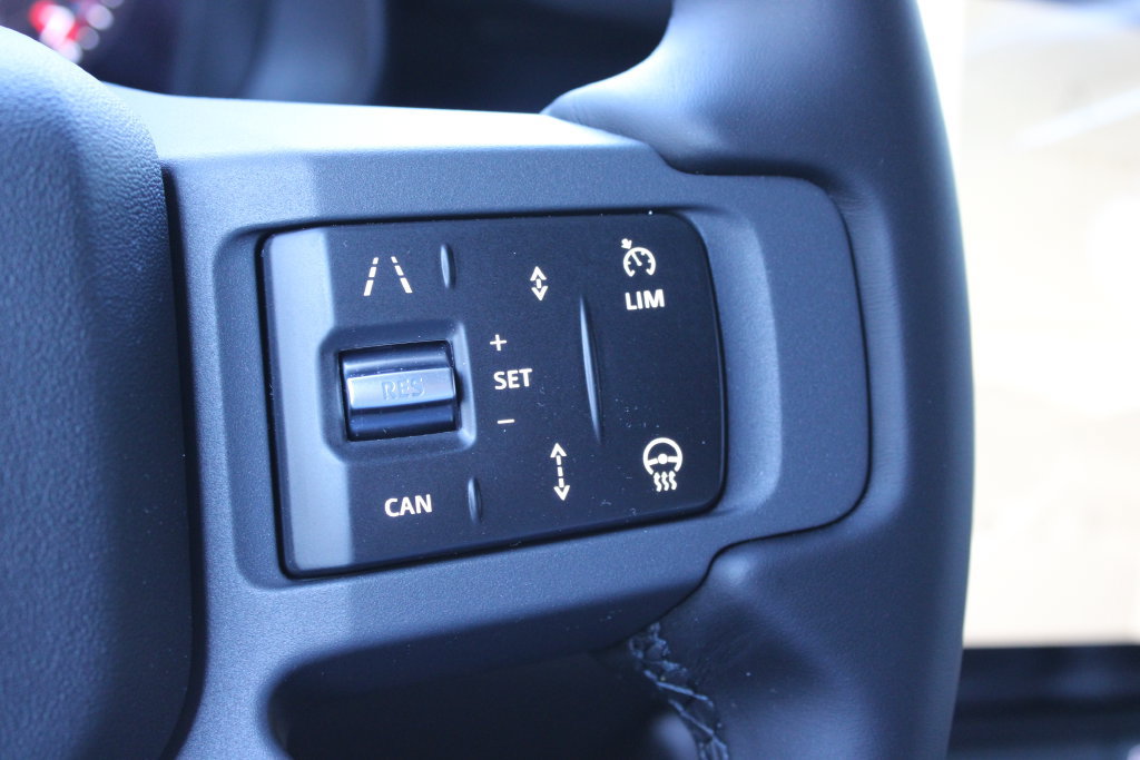 New 2026 Land Rover Defender 130 X-Dynamic SE AWD/4WD image 17