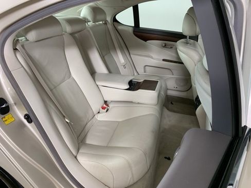 Used 2012 Lexus LS 460 AWD image 39