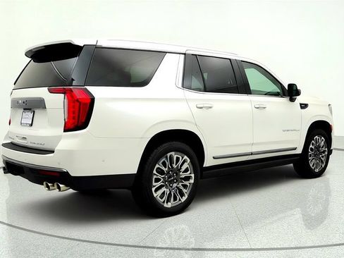 Used 2023 GMC Yukon Denali Ultimate AWD/4WD image 5