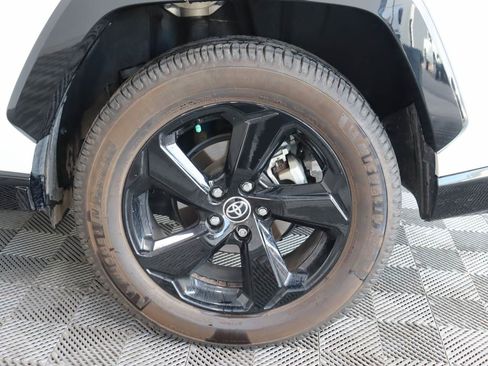 Used 2020 Toyota RAV4 XSE AWD/4WD image 17