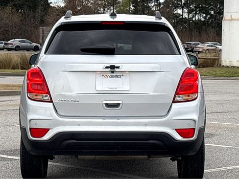 Used 2022 Chevrolet Trax LT w/ Driver Confidence Package image 17