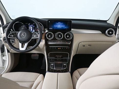 Certified 2022 Mercedes-Benz GLC 300 image 17