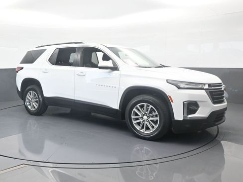 Used 2023 Chevrolet Traverse LT image 8