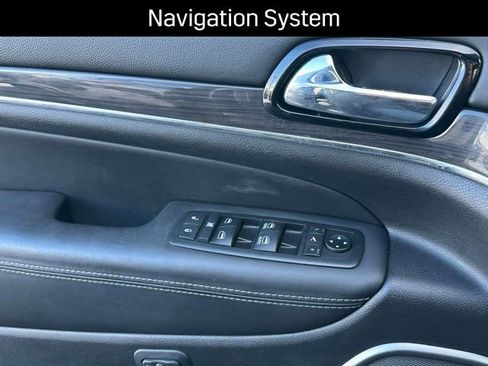 Used 2019 Jeep Grand Cherokee Overland image 17
