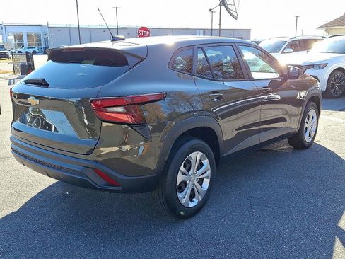 Used 2024 Chevrolet Trax LS w/ Driver Confidence Package image 4