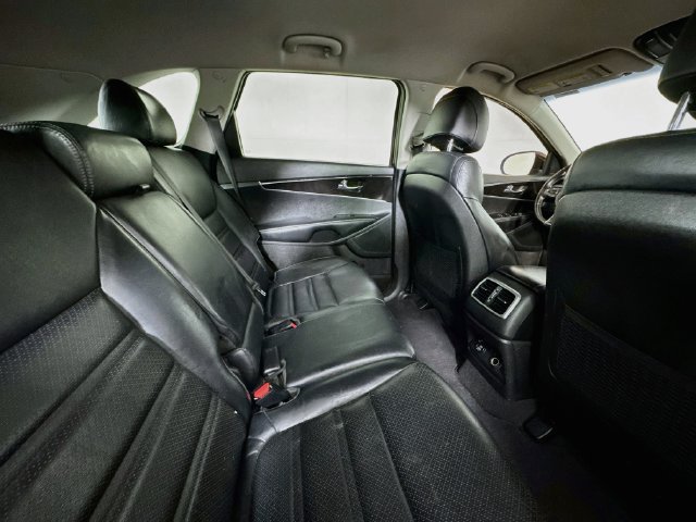 Used 2017 Kia Sorento FWD w/ LX Convenience Package image 24