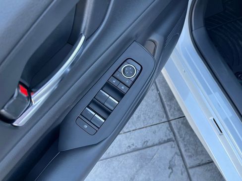 New 2026 Toyota Prius Plug-In Hybrid FWD image 12
