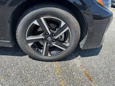 Used 2024 Nissan Sentra SV FWD image 12