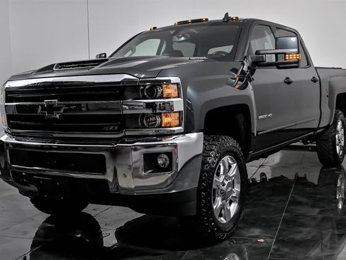 Used 2019 Chevrolet Silverado 2500 LTZ w/ Duramax Plus Package image 5