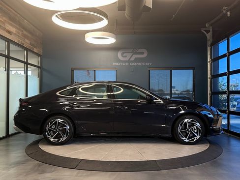 Used 2024 Hyundai Sonata SEL w/ Convenience Package image 2