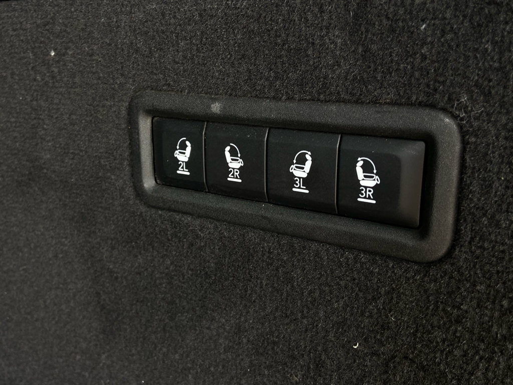 Used 2023 Jeep Grand Wagoneer Series II AWD/4WD image 16