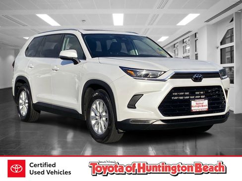 Certified 2025 Toyota Grand Highlander AWD image 1