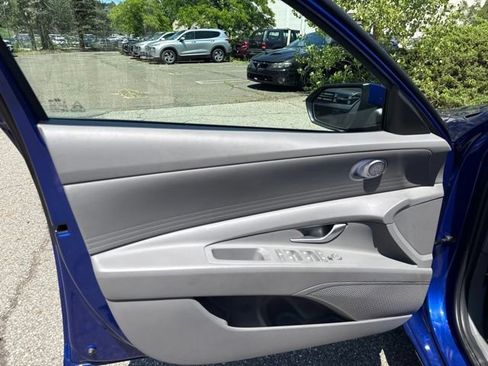 Used 2024 Hyundai Elantra SEL FWD image 25